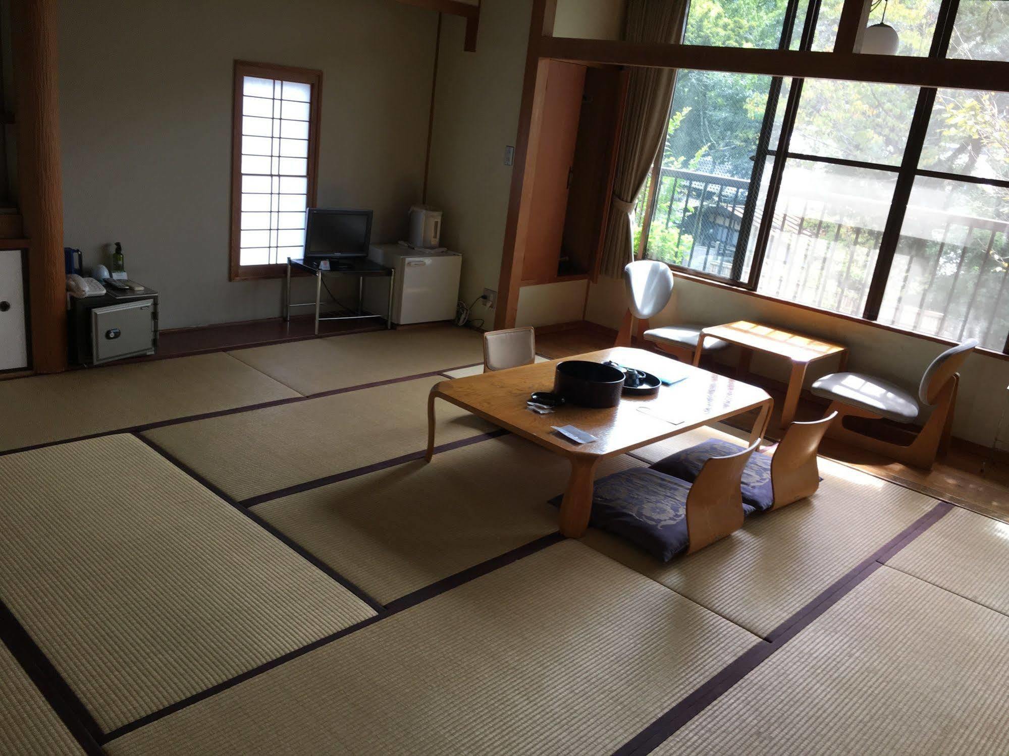 Enokiya Ryokan Yufu Exterior foto
